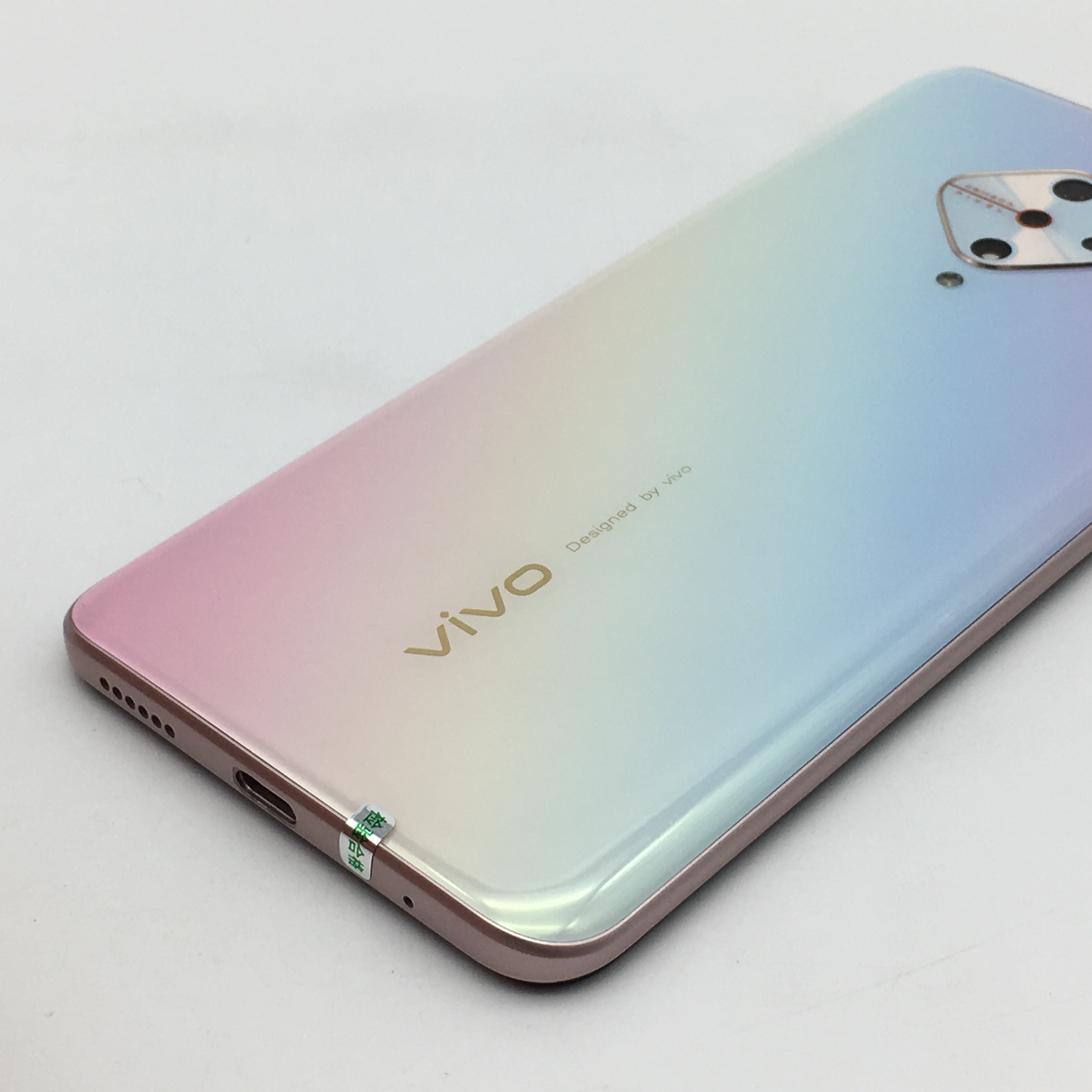 vivo【y9s】全网通 幻彩晴空 8g/128g 国行 8成新 真机实拍