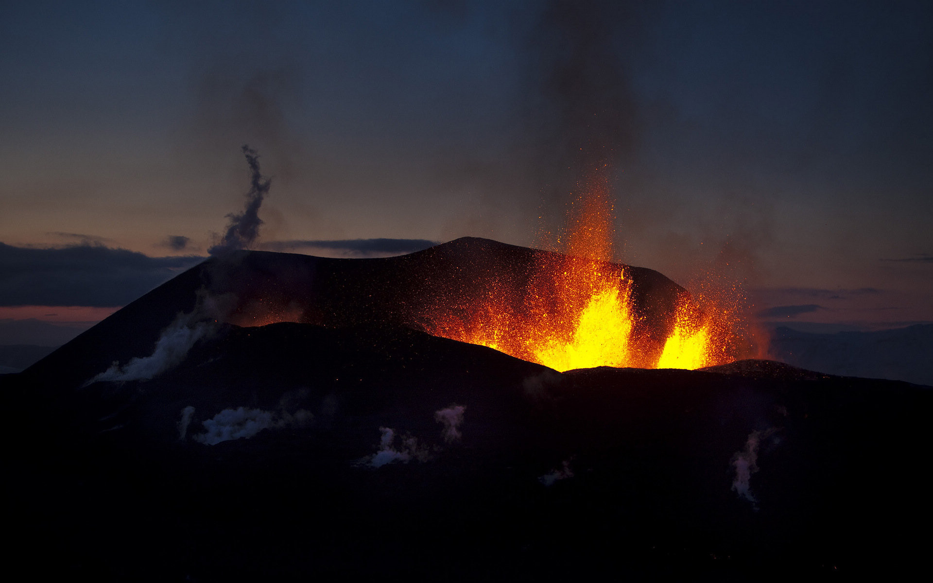 【资源军团—壁纸】恐怖的火山爆发奇特现象高清壁纸1920x1200 20p