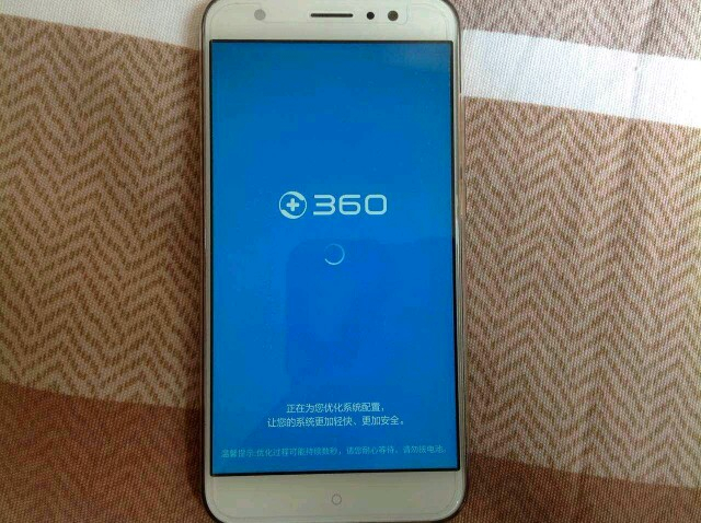 息屏以后按开机键解锁,屏幕无反应,死机