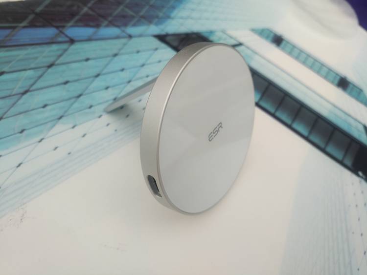 超薄无线充支架,亿色雅置MagSafe磁吸随行充