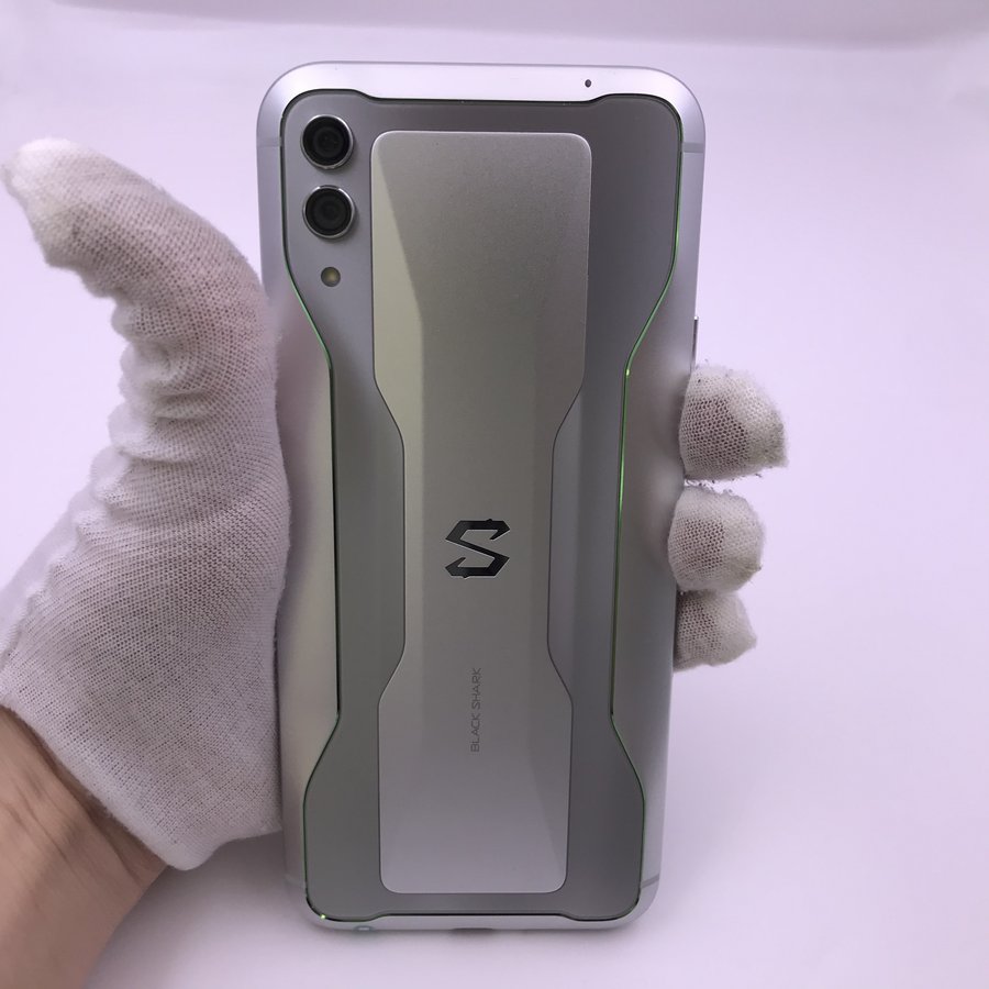 小米【黑鲨 2】4g全网通 银色 8g/128g 国行 8成新
