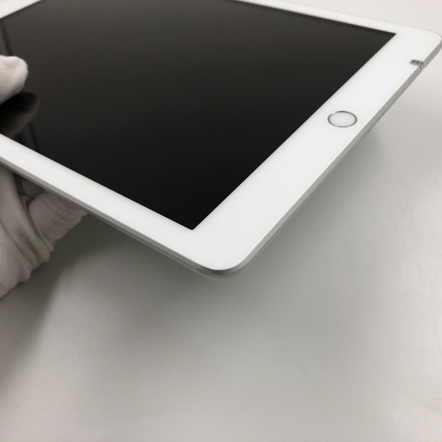 苹果【ipad 2018款 9.7英寸】wifi版 银色 128g 国行 8成新 真机实拍
