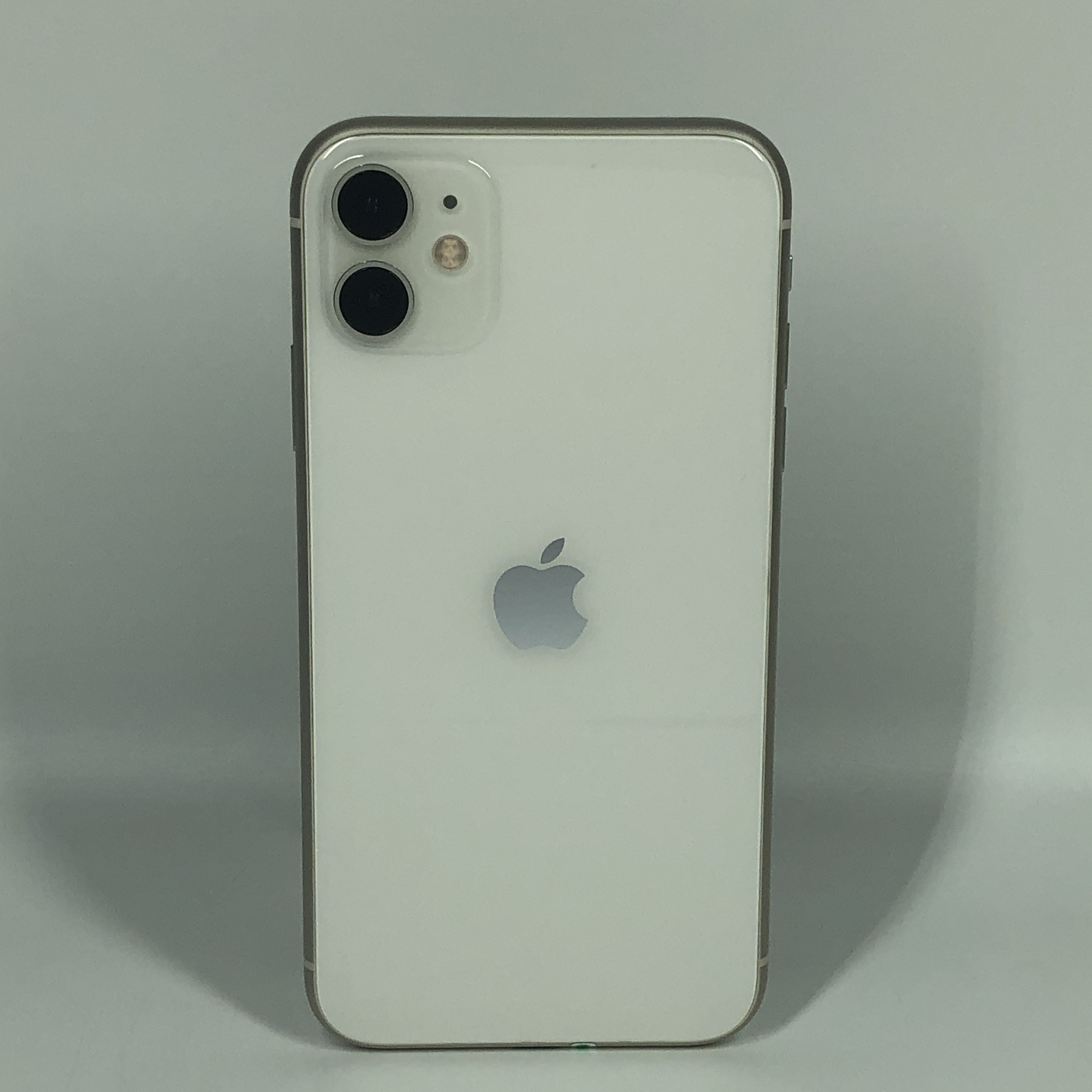 苹果【iPhone 11】4G全网通 白色 64G 国行 8成新 真机实拍