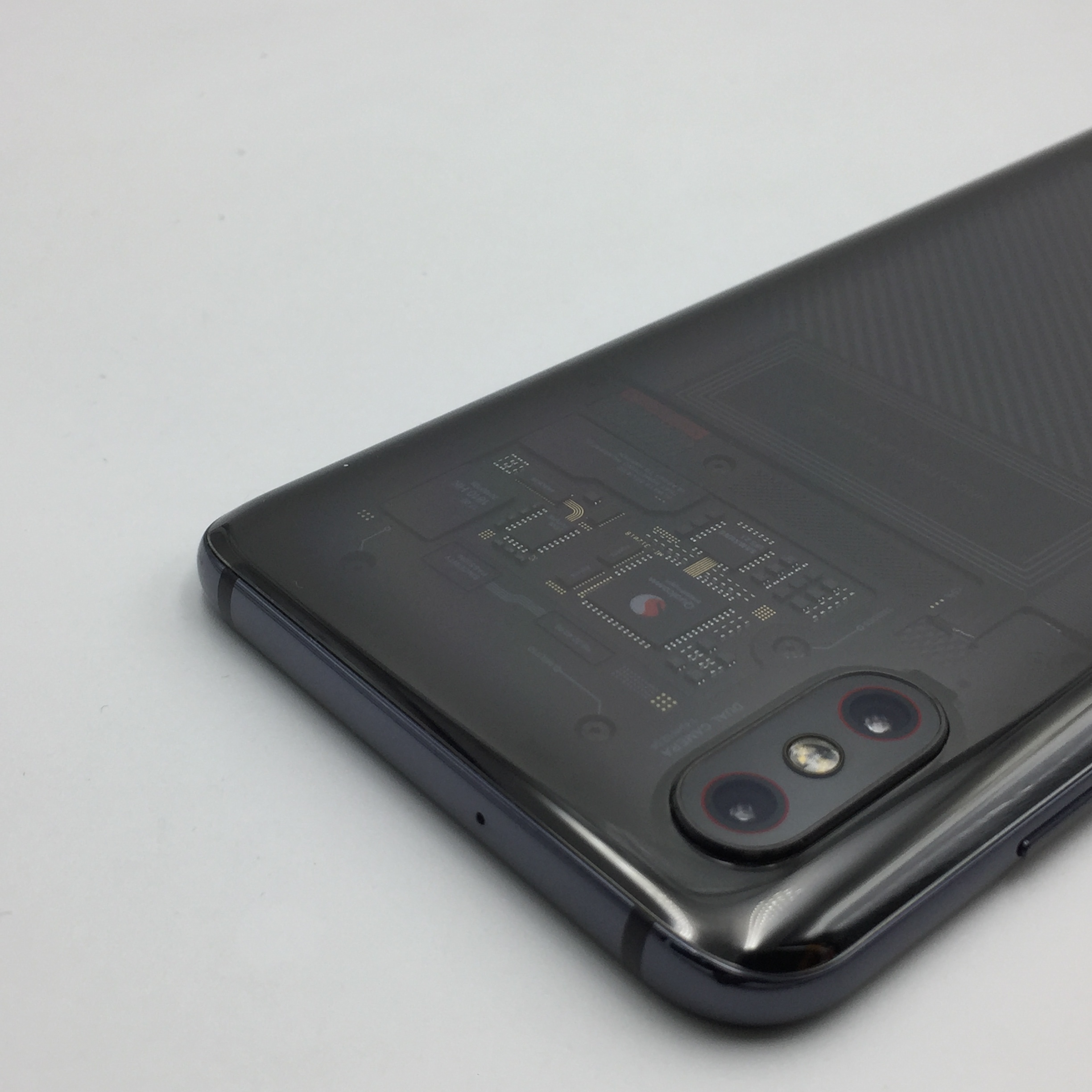 小米【小米8屏幕指纹版】全网通 黑色 8g/128g 国行 9成新