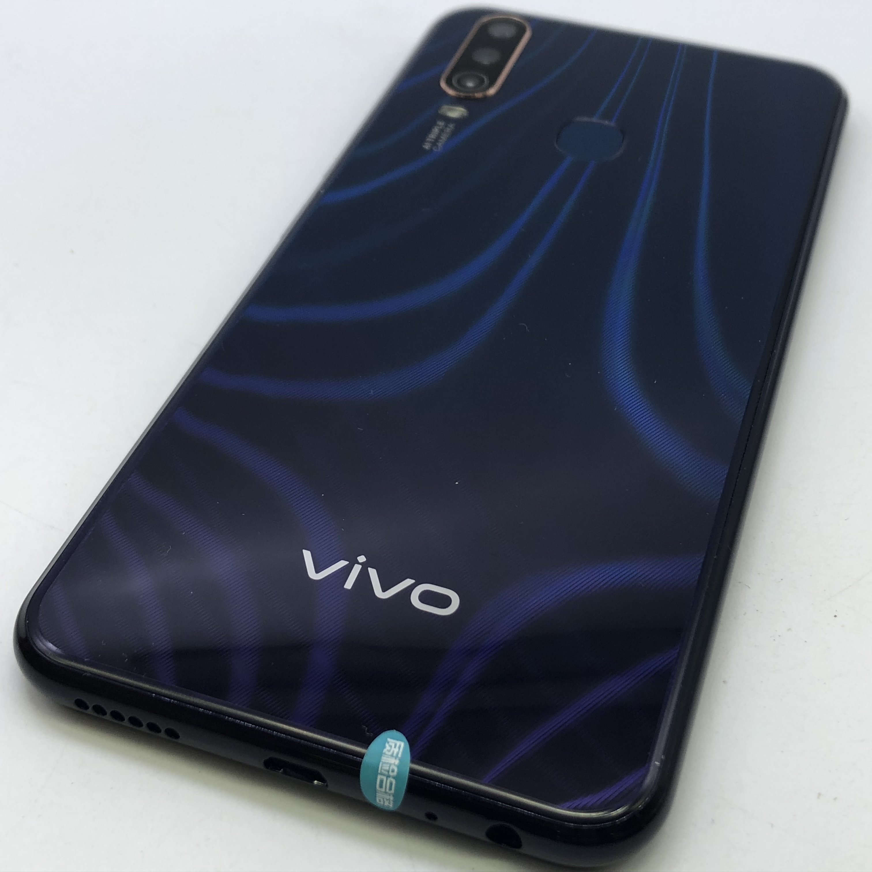 vivo【y3】全网通 蓝色 4g/64g 国行 99成新