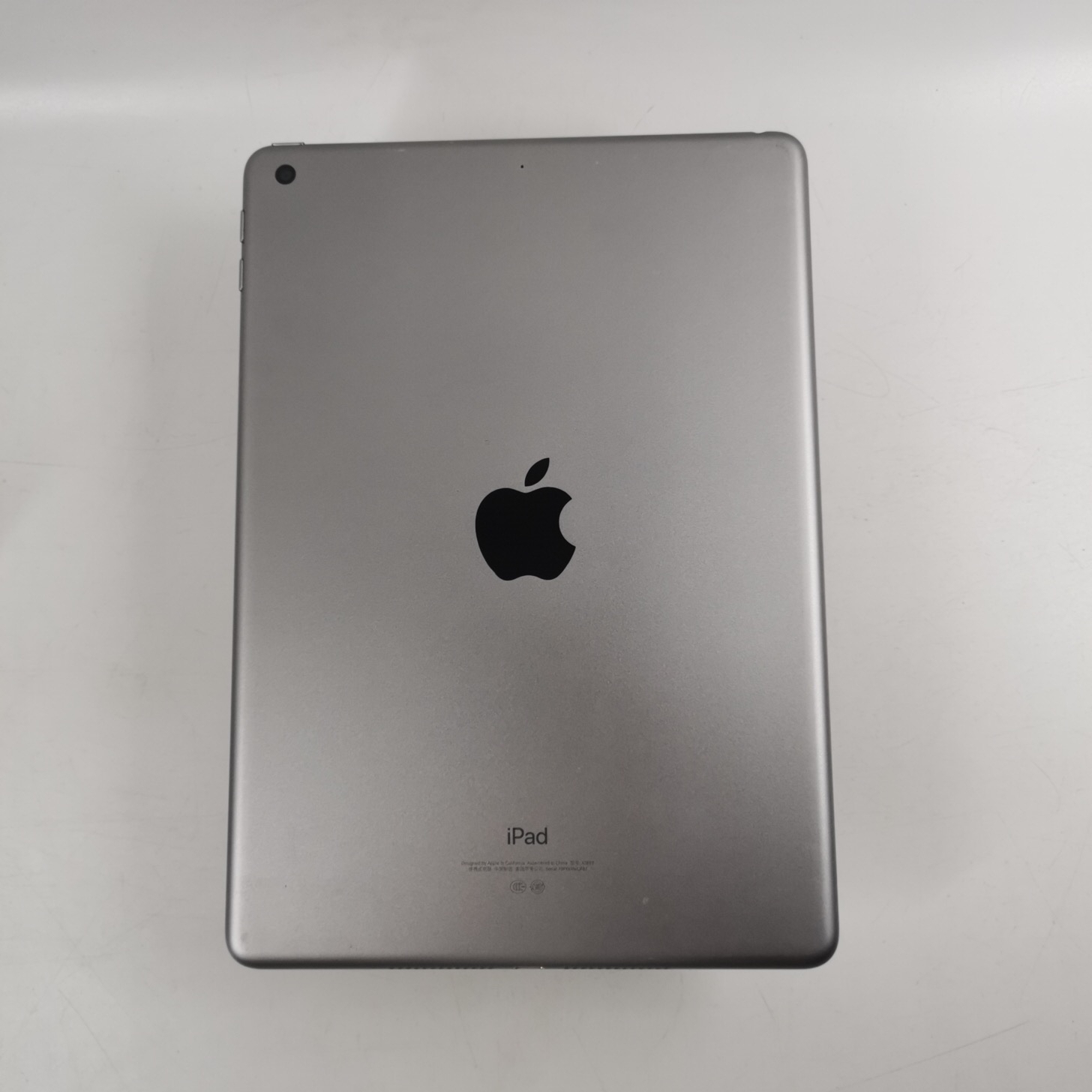 苹果【iPad  2018款 9.7英寸】WIFI版 深空灰 32G 国行 8成新 