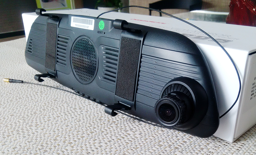 开车出行必备,长虹智能语音后视镜行车记录仪