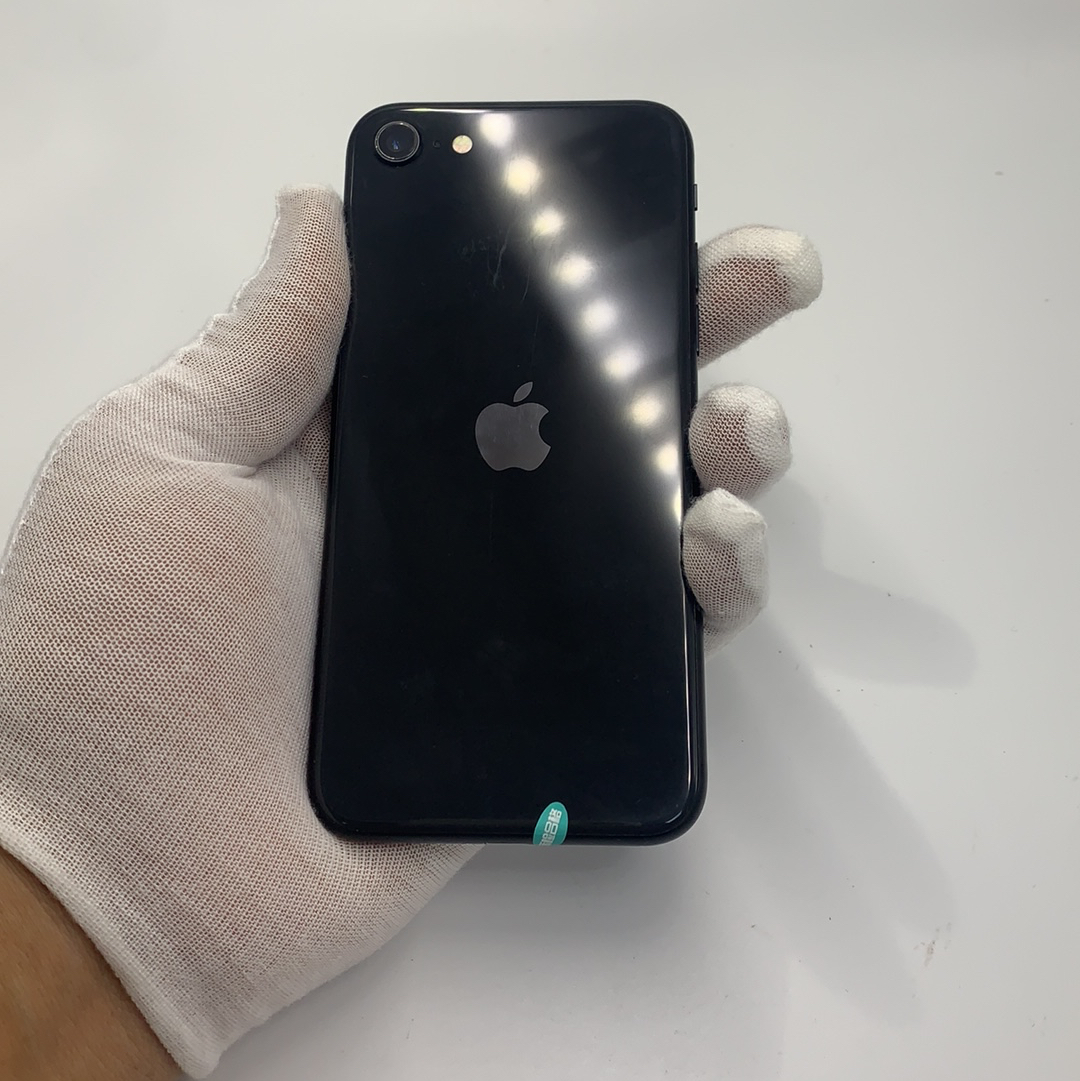 官方质检95成新 黑色 64g 国行 4g全网通 苹果 iphone se2