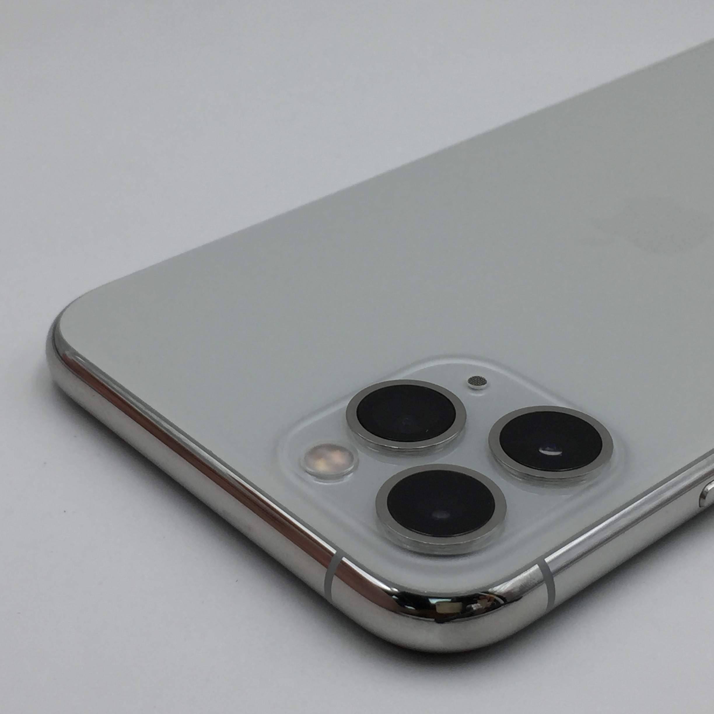 苹果【iphone 11 pro】全网通 银色 256g 国行 8成新 256g 真机实拍