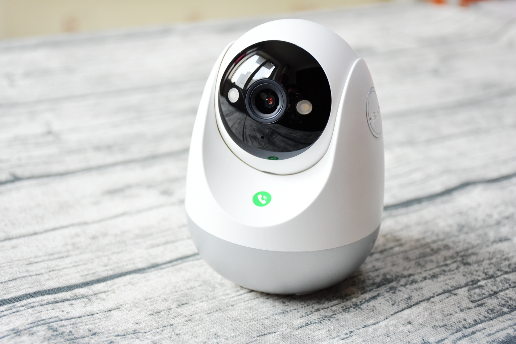 目前来看算是功能最全的一款摄像机产品了,360新品摄像头上手.