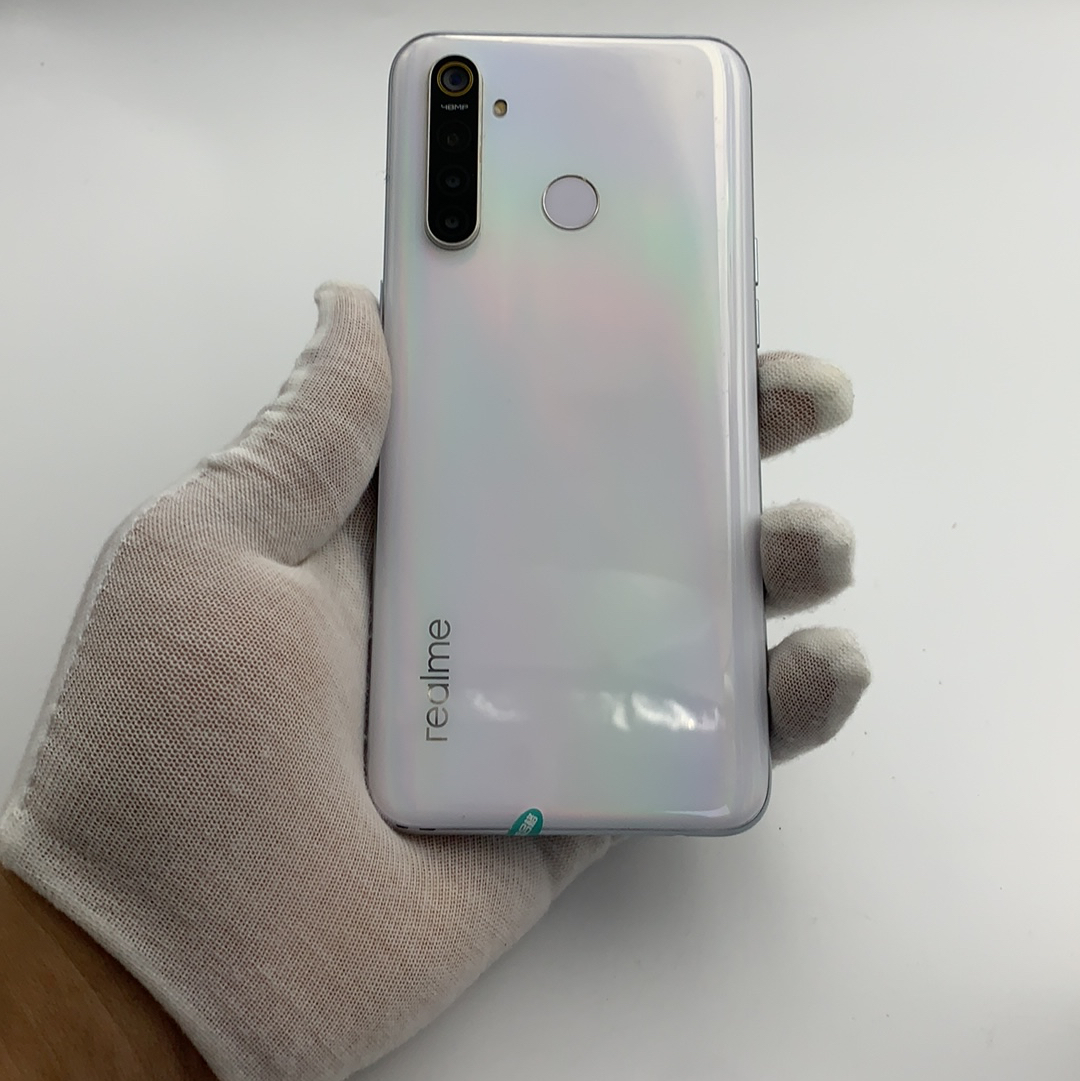 官方質檢8成新及以下 白色 6g/64g 國行 4g全網通 realme 真我 q