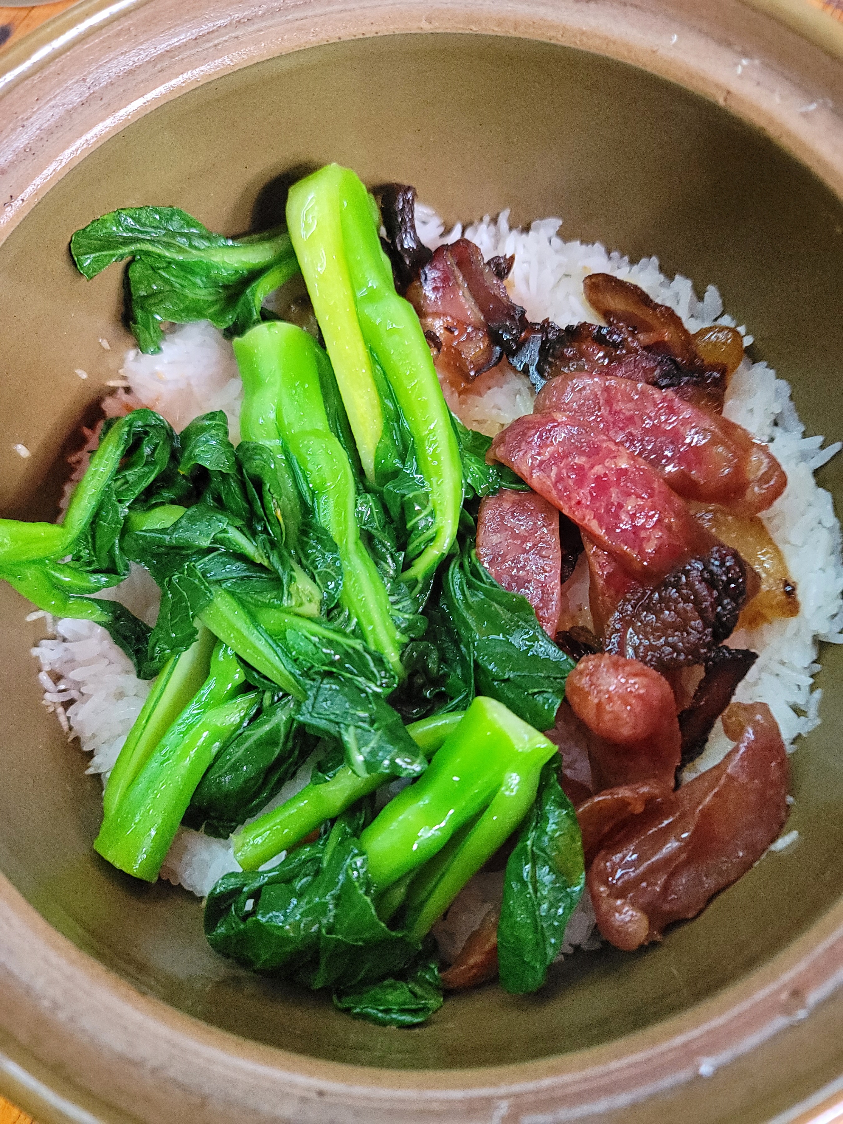 腊味腊肠煲仔饭