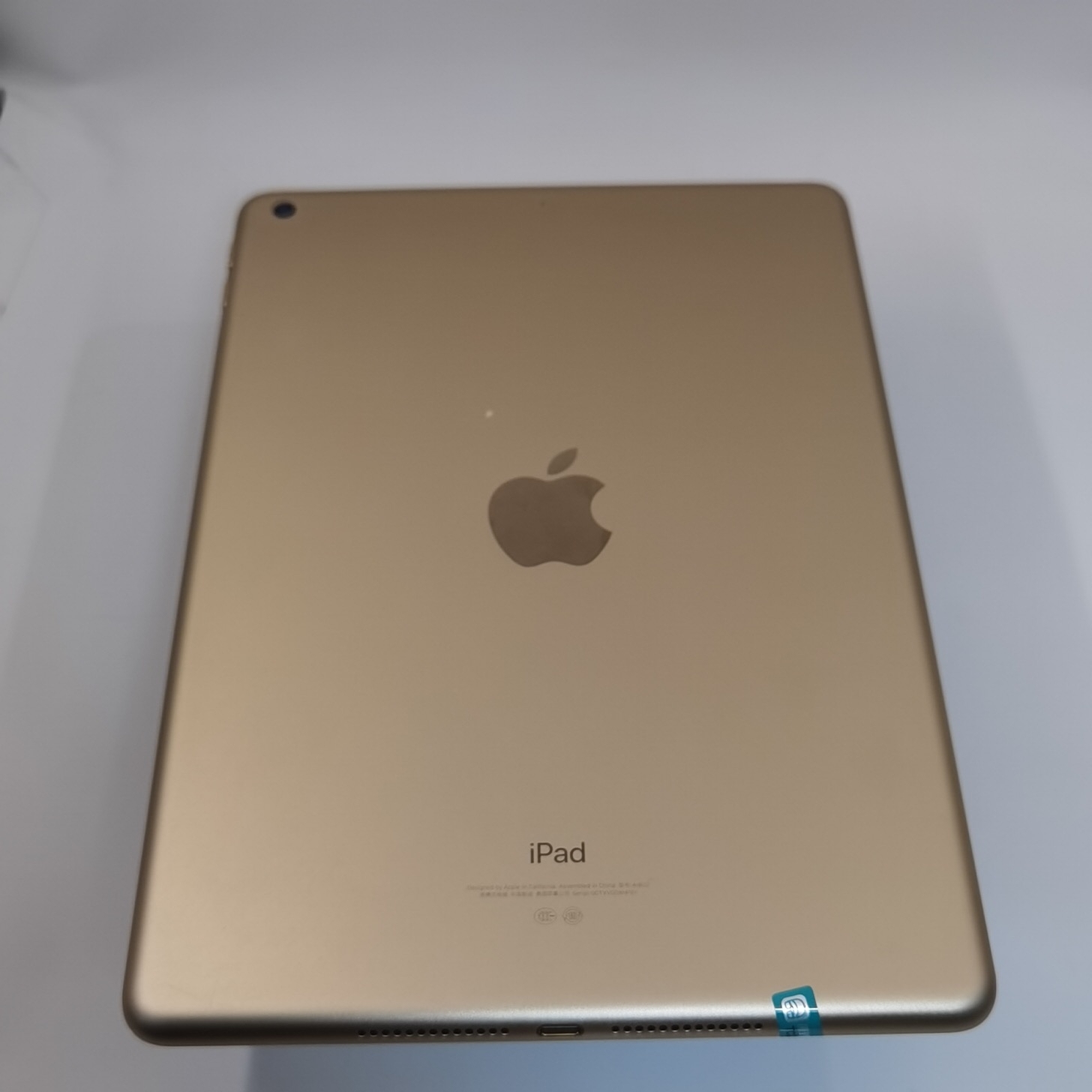 苹果【iPad 2017款 9.7英寸】WIFI版 金色 128G 国行 9成新 