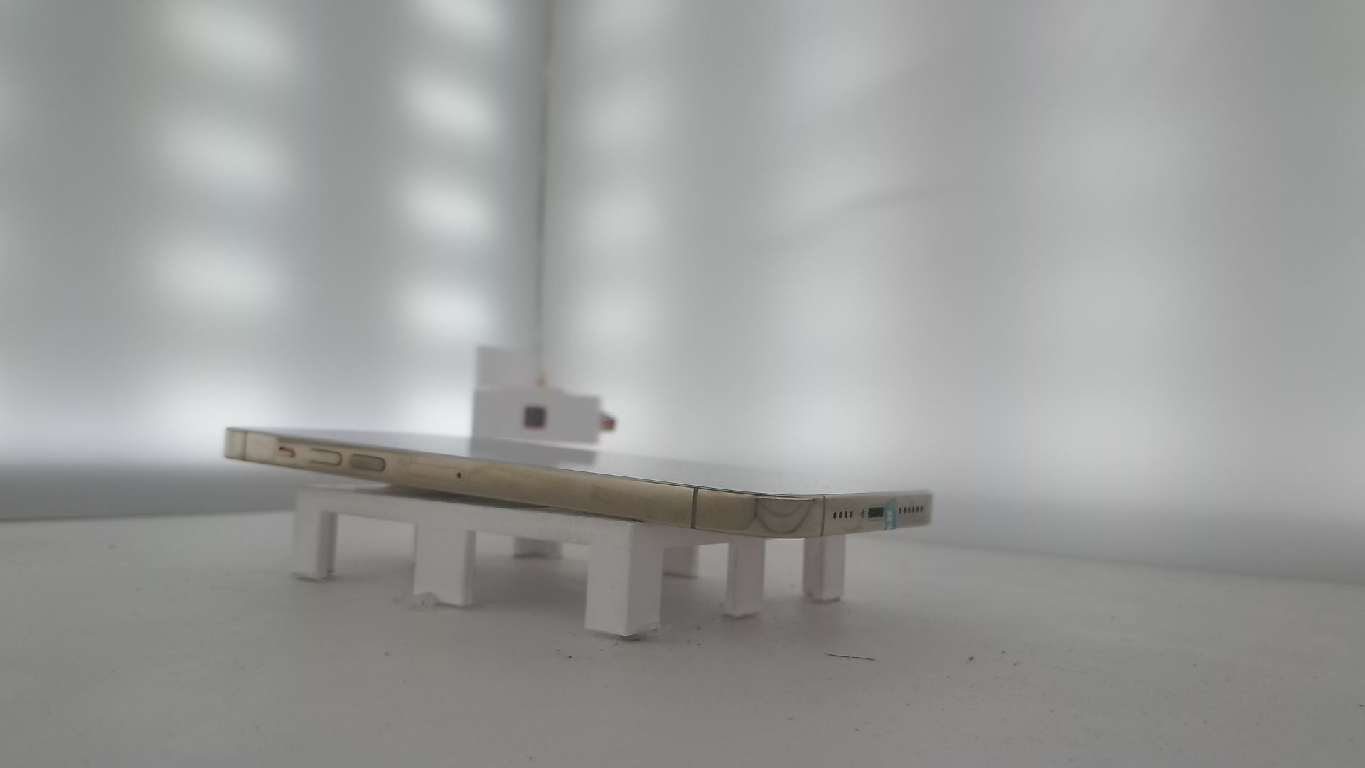 苹果【iPhone 13 Pro Max】5G全网通 金色 128G 港澳台 9成新 