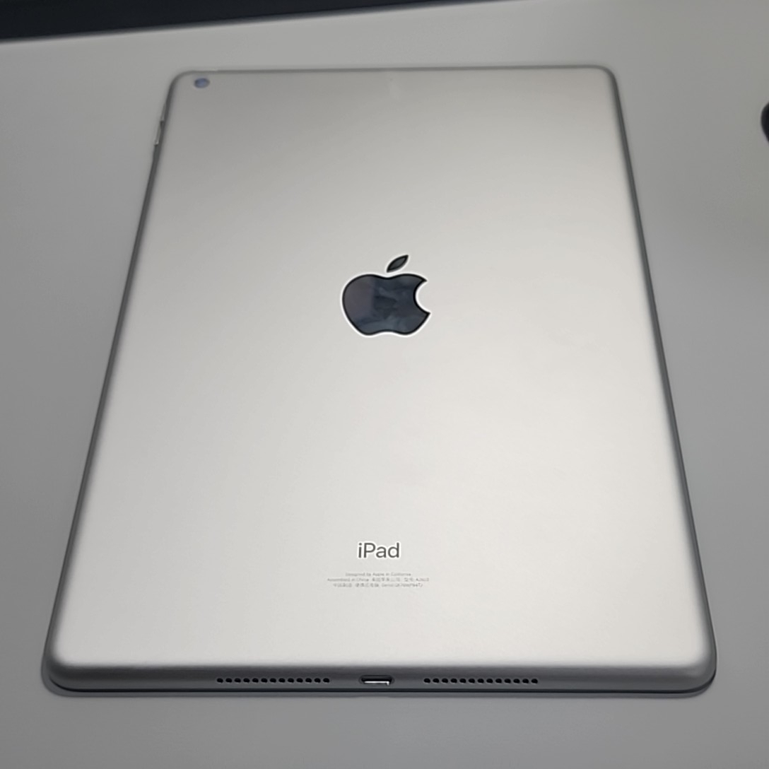 苹果【iPad9 10.2英寸 21款】WIFI版 银色 64G 国行 95新 