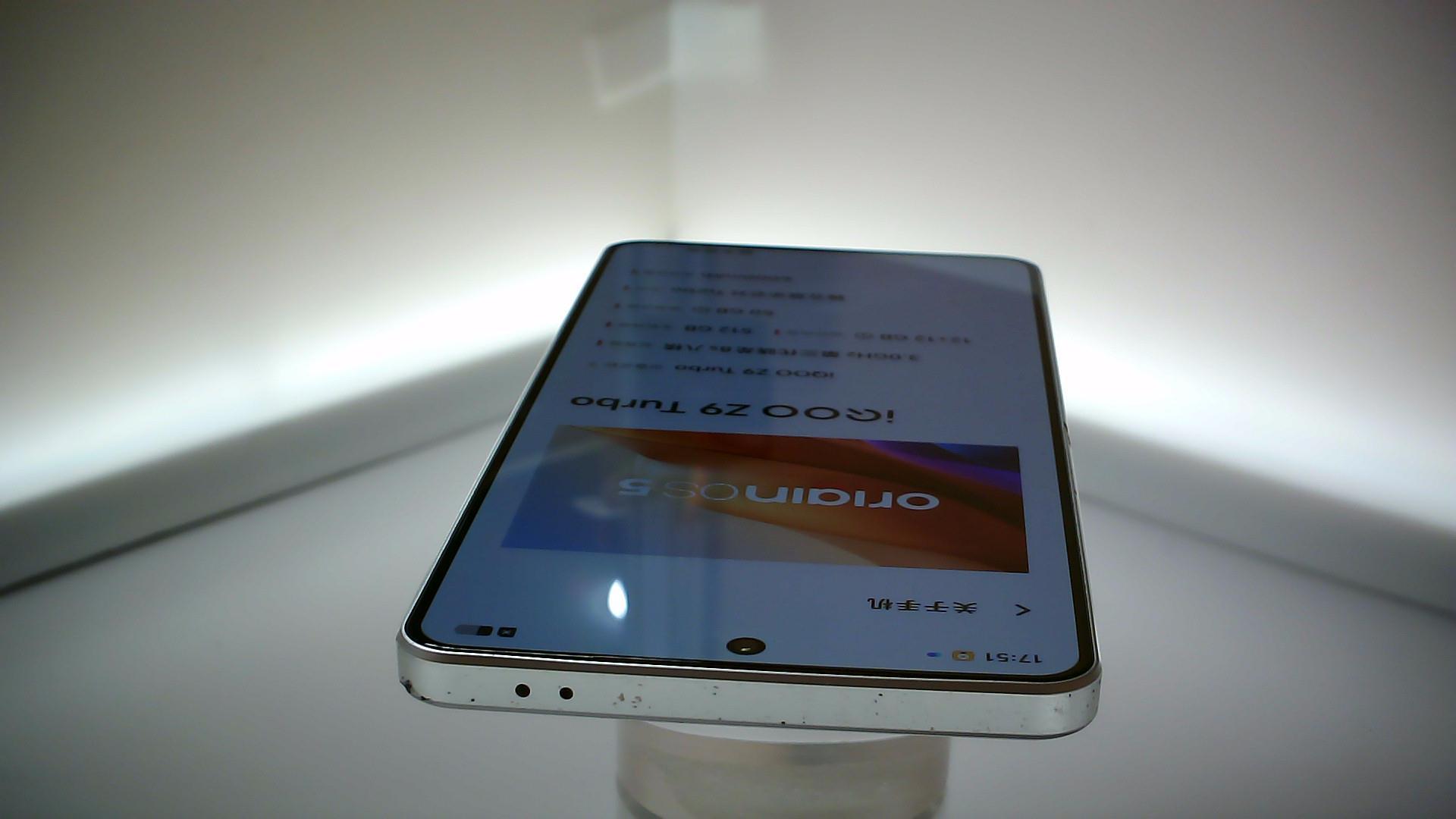 vivo【IQOO Z9 Turbo】9成新 