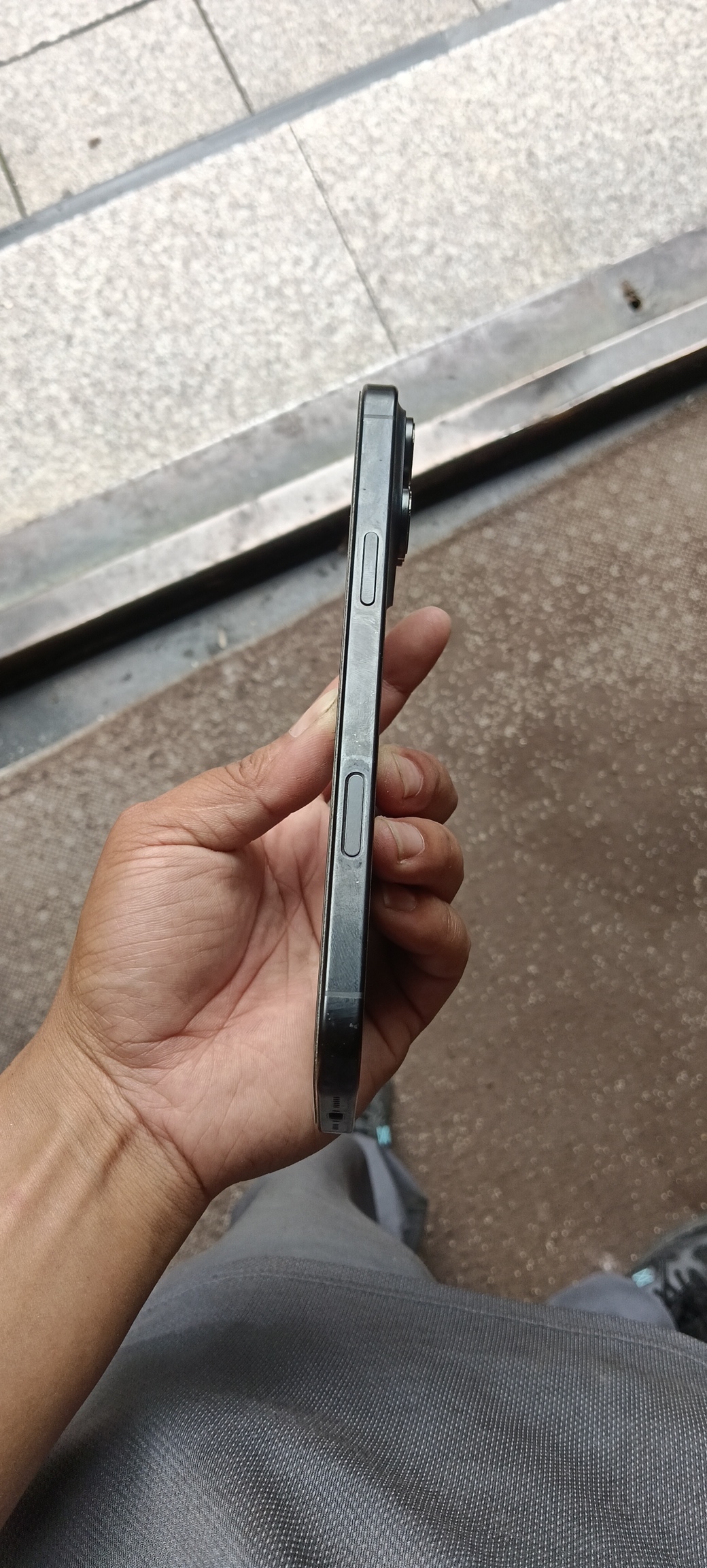 苹果【iPhone 16 pro max】5G全网通 黑色钛金属 256G 国行 9成新 