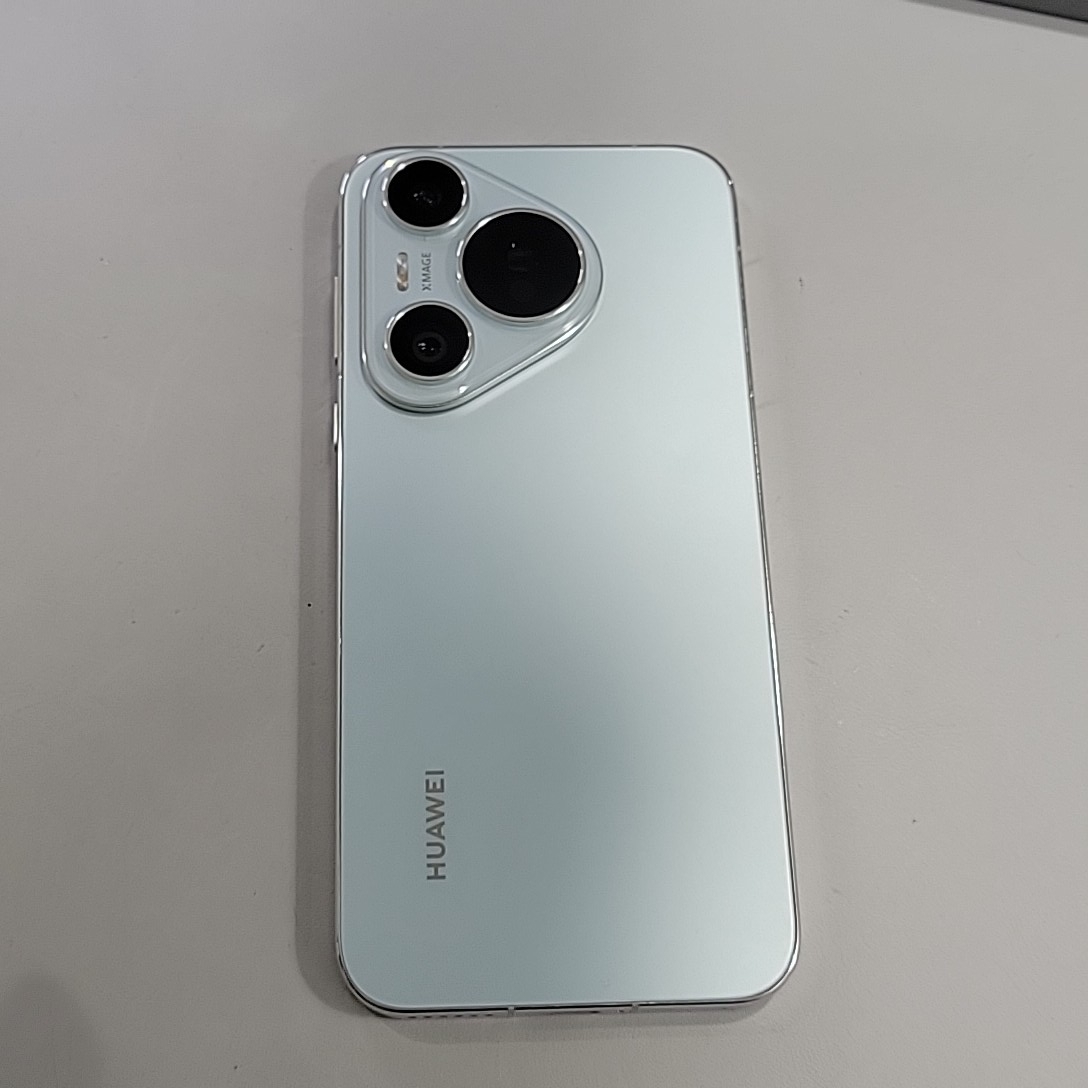 华为【Pura 70 北斗卫星消息版】4G全网通 冰晶蓝 12G/512G 国行 95新 