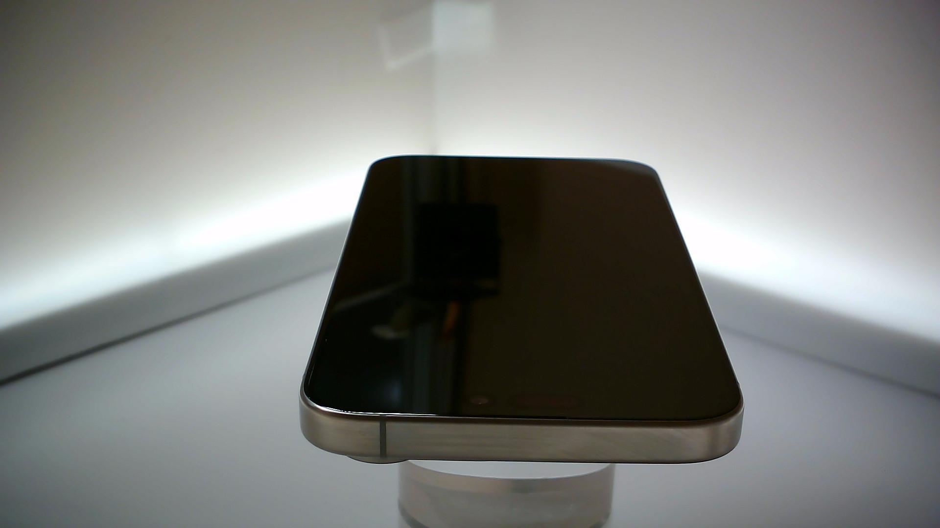 苹果【iPhone 15 Pro Max】95新 