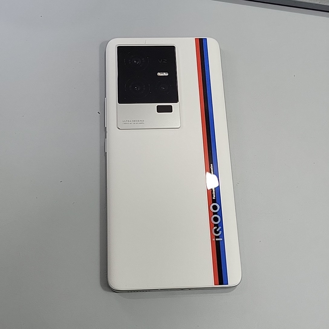 vivo【vivo iQOO 11】9成新 