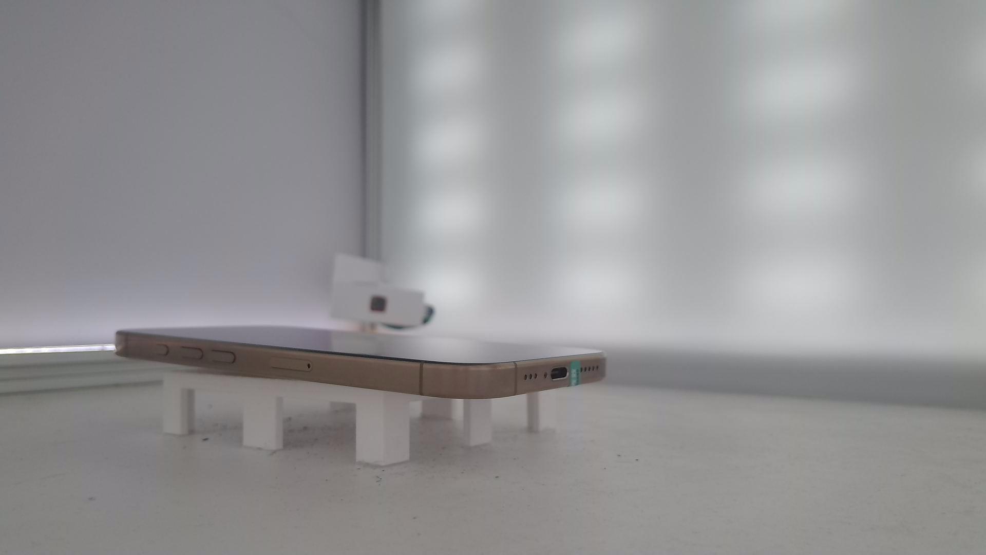 苹果【iPhone 16 pro】95新 