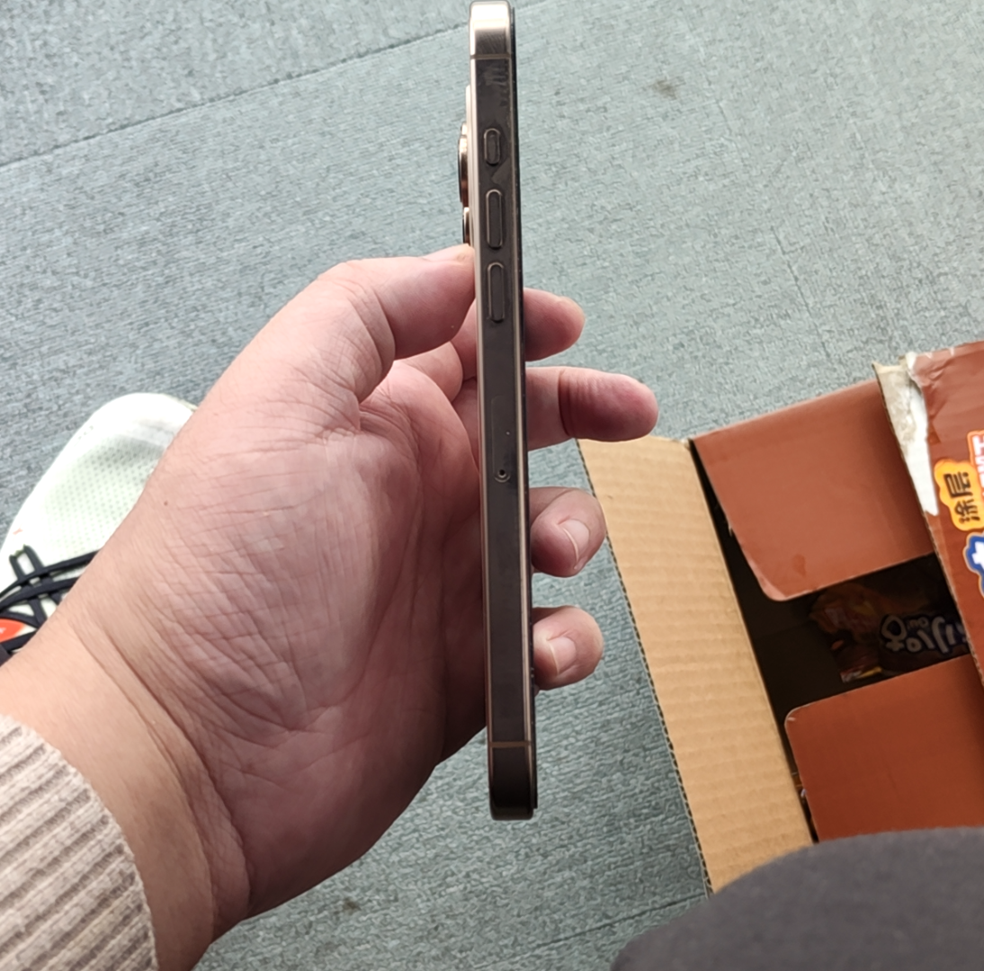 苹果【iPhone 16 pro max】5G全网通 沙漠色钛金属 256G 国行 99新 