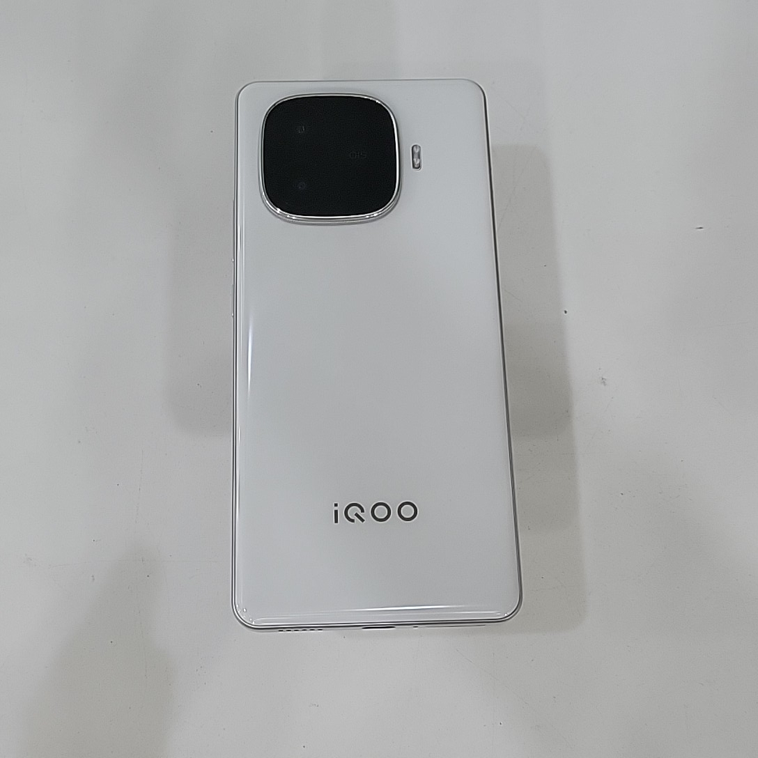 vivo【IQOO Z9 Turbo】5G全网通 星芒白 12G/256G 国行 9成新 